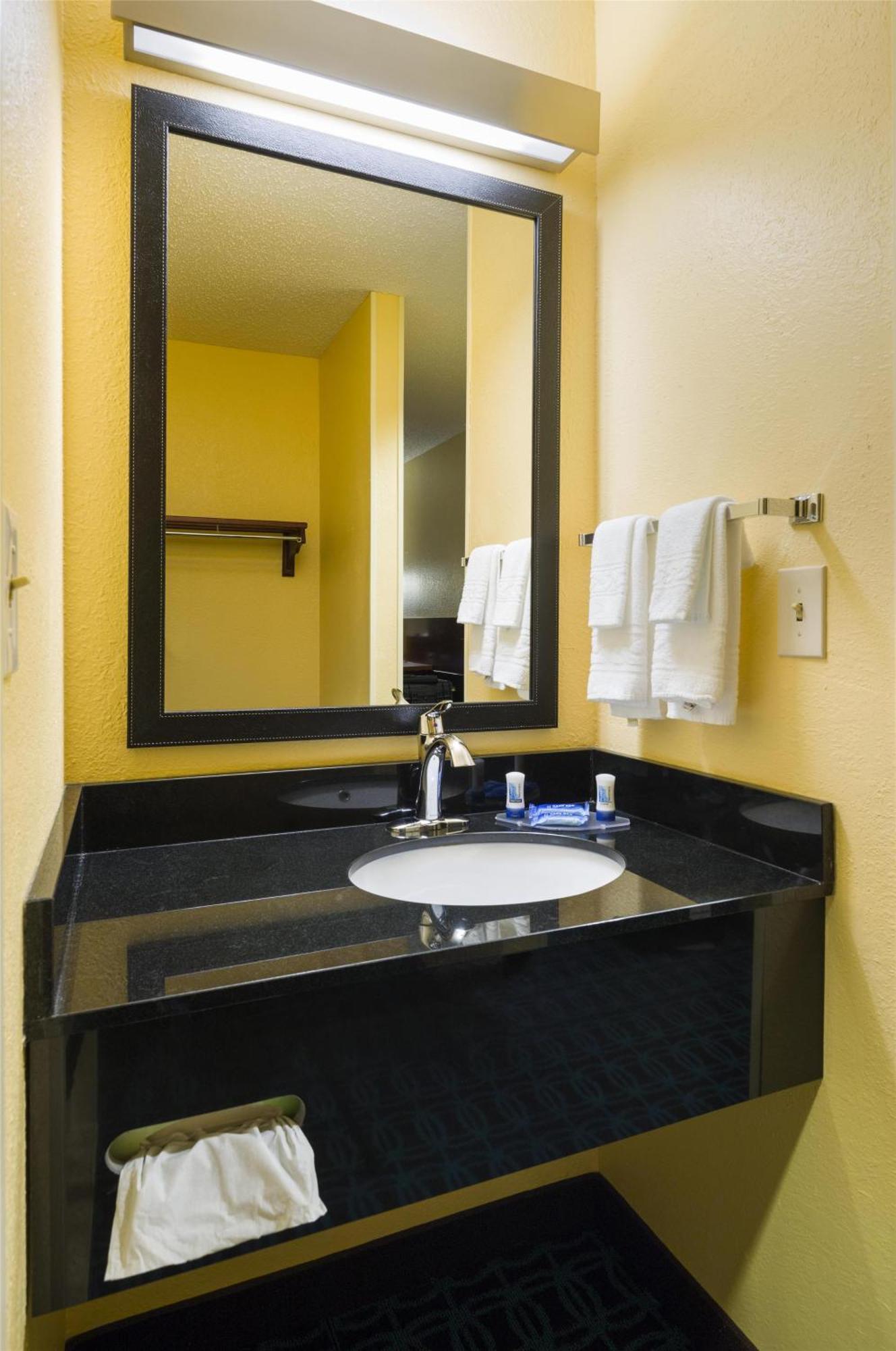 BW Allentown Bethlehem Lehigh Valley Inn & Suites Exteriör bild